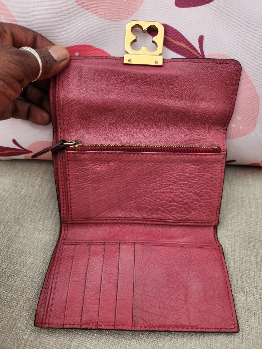 CHLOE Authentic Mauve Pink Leather Clutch with Gold-Tone Hardware - Picture 7 of 16